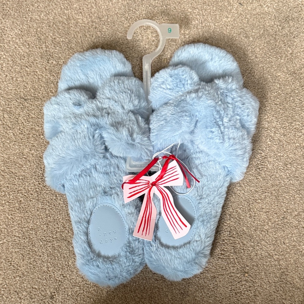 A New Day Light Blue Fuzzy Sandal Slippers Size 9